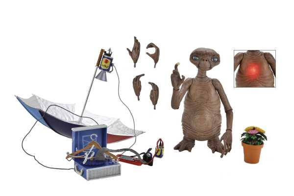 NECA E.T. the Extra-Terrestrial Ultimate Deluxe E.T. LED Chest & Communicator Actionfigur